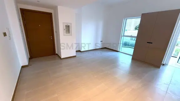 Prime location / Unfurnished at Business Bay photo 6
