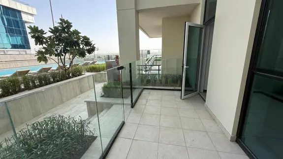 Prime location / Unfurnished at Business Bay photo 9