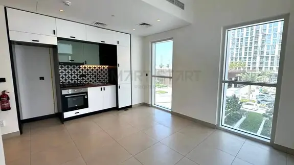Community View / Unfurnished / Nice Layout