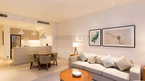 Fully Furnished / Middle Floor / Prime Location